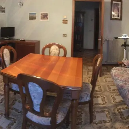 Con Terrazza 7 Posti Коголо